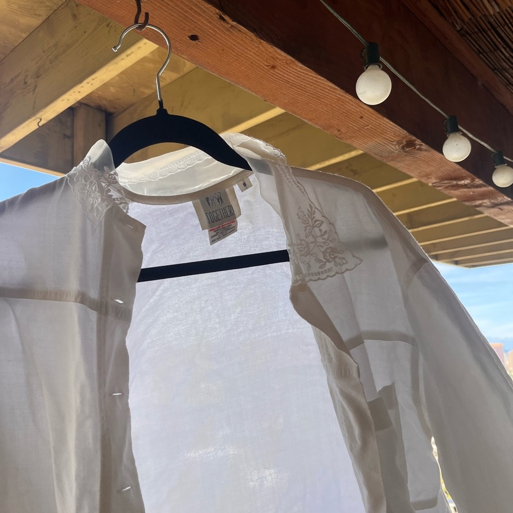 White Button Down Top Lace Collar - image 7